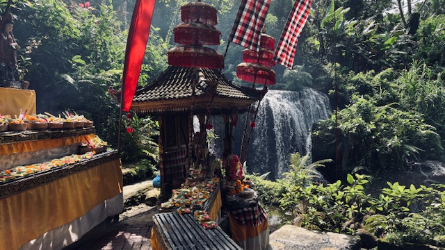 Taman Beji Griya offeringsritueel